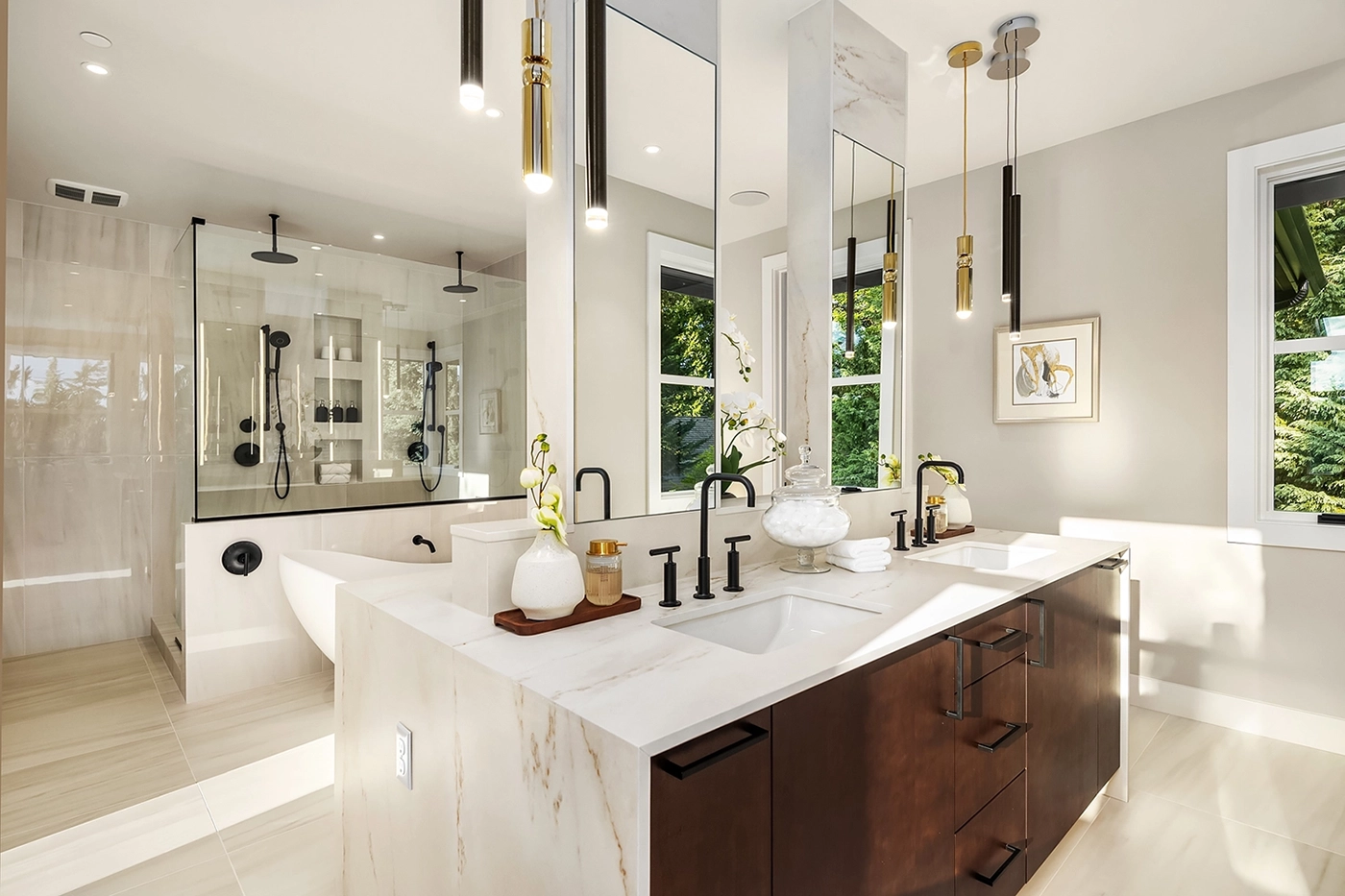 Contemporary master bath with marble and black fixtures — Medina, Ariana Designs