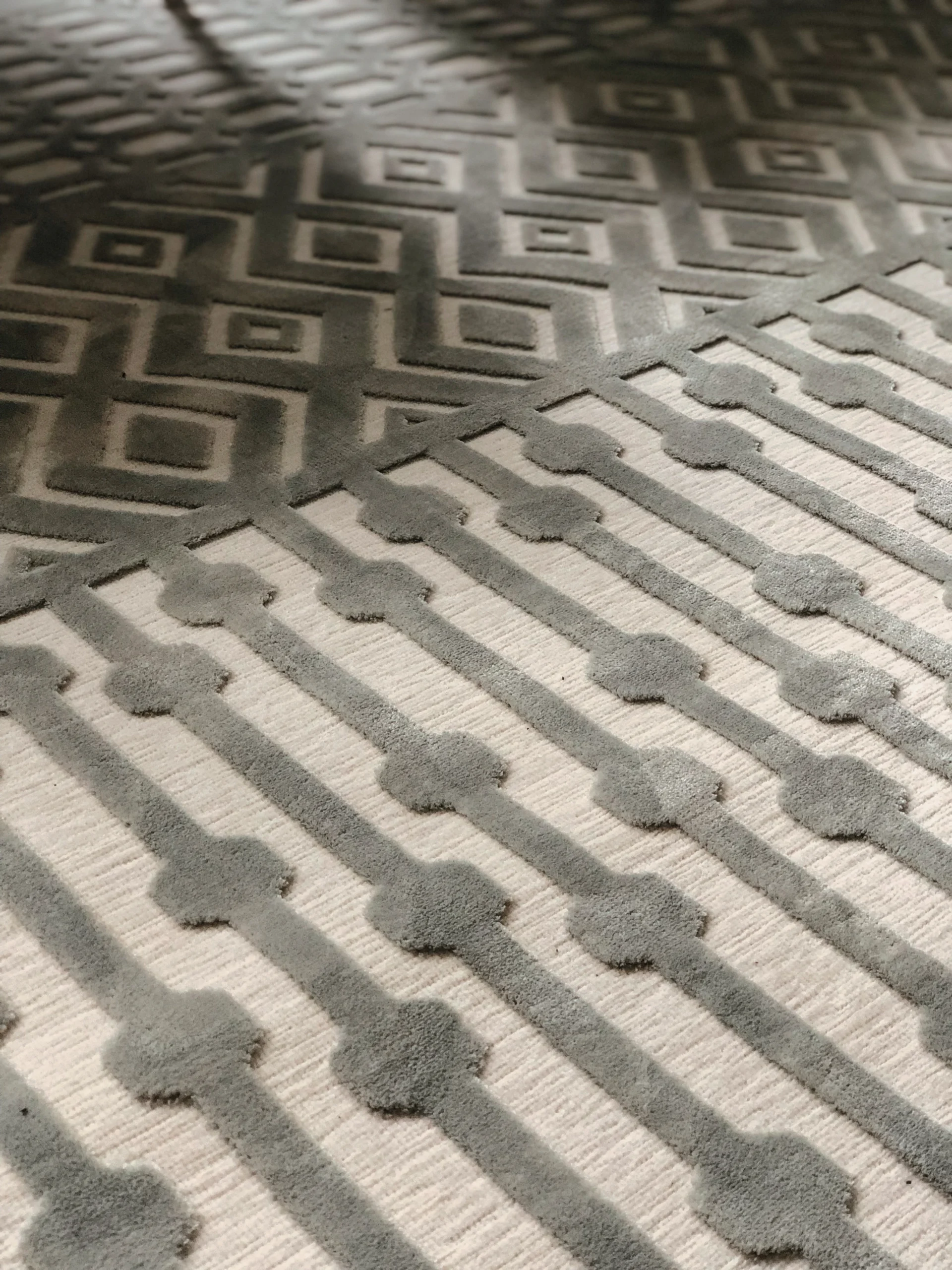 Geometric pattern rug modern traditional design — Ariana Designs, Sumner Washington