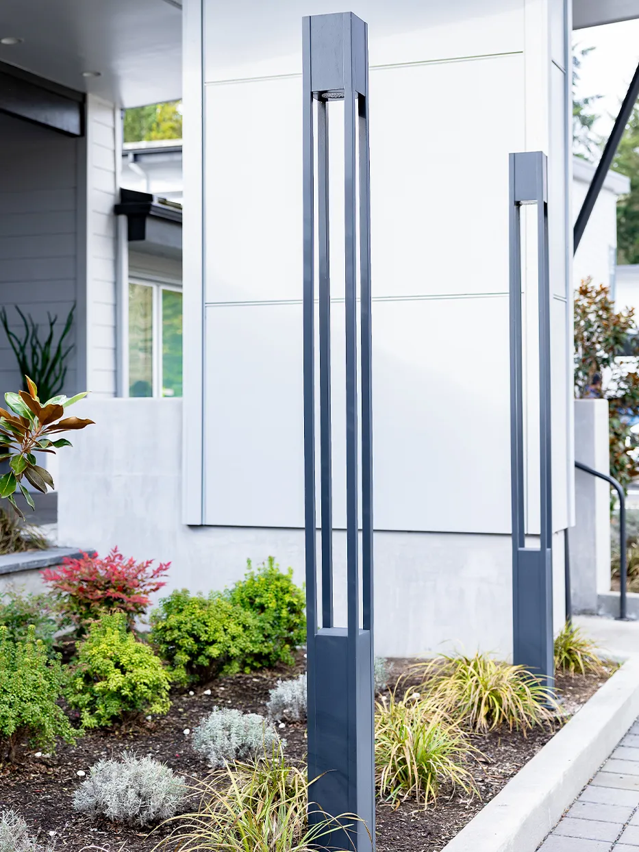 Modern architecture light fixtures landscaped garden entrance — Ariana Designs, Bellevue Washington