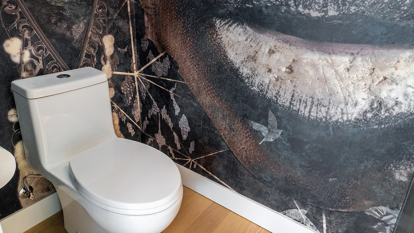 Artistic wall design luxury bathroom — Ariana Designs
