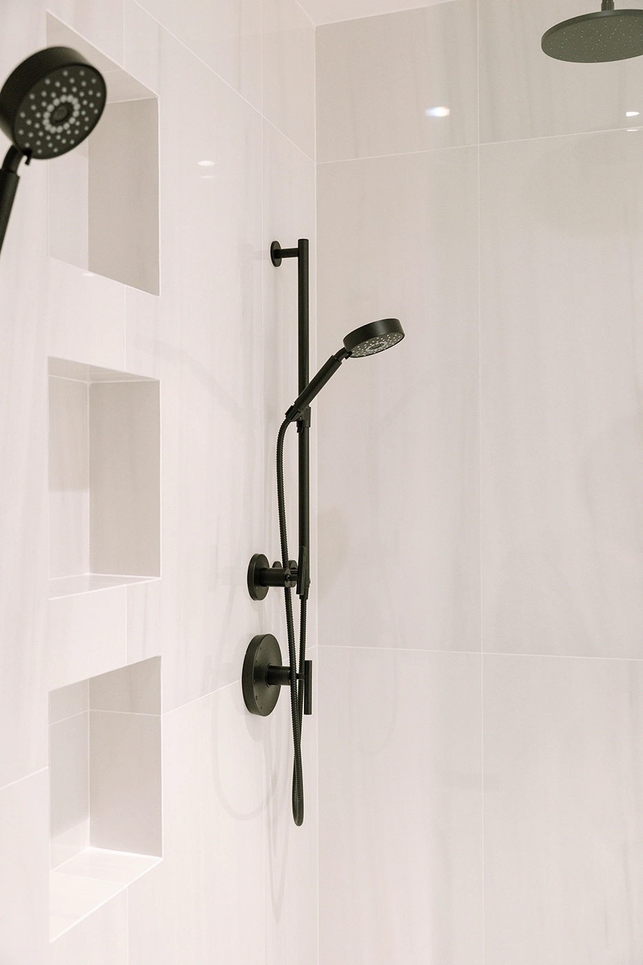 Shower design with marble walls