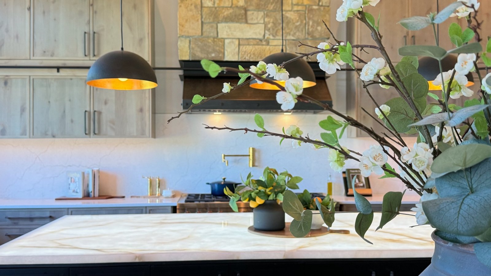 Suncadia kitchen detail — Ariana Designs & Interiors